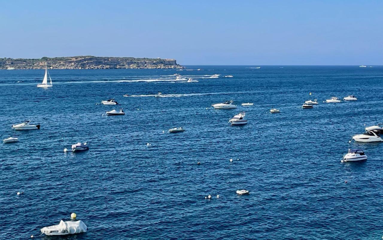 Spacious Luxurious Apartment With Seaview Mellieha Bagian luar foto