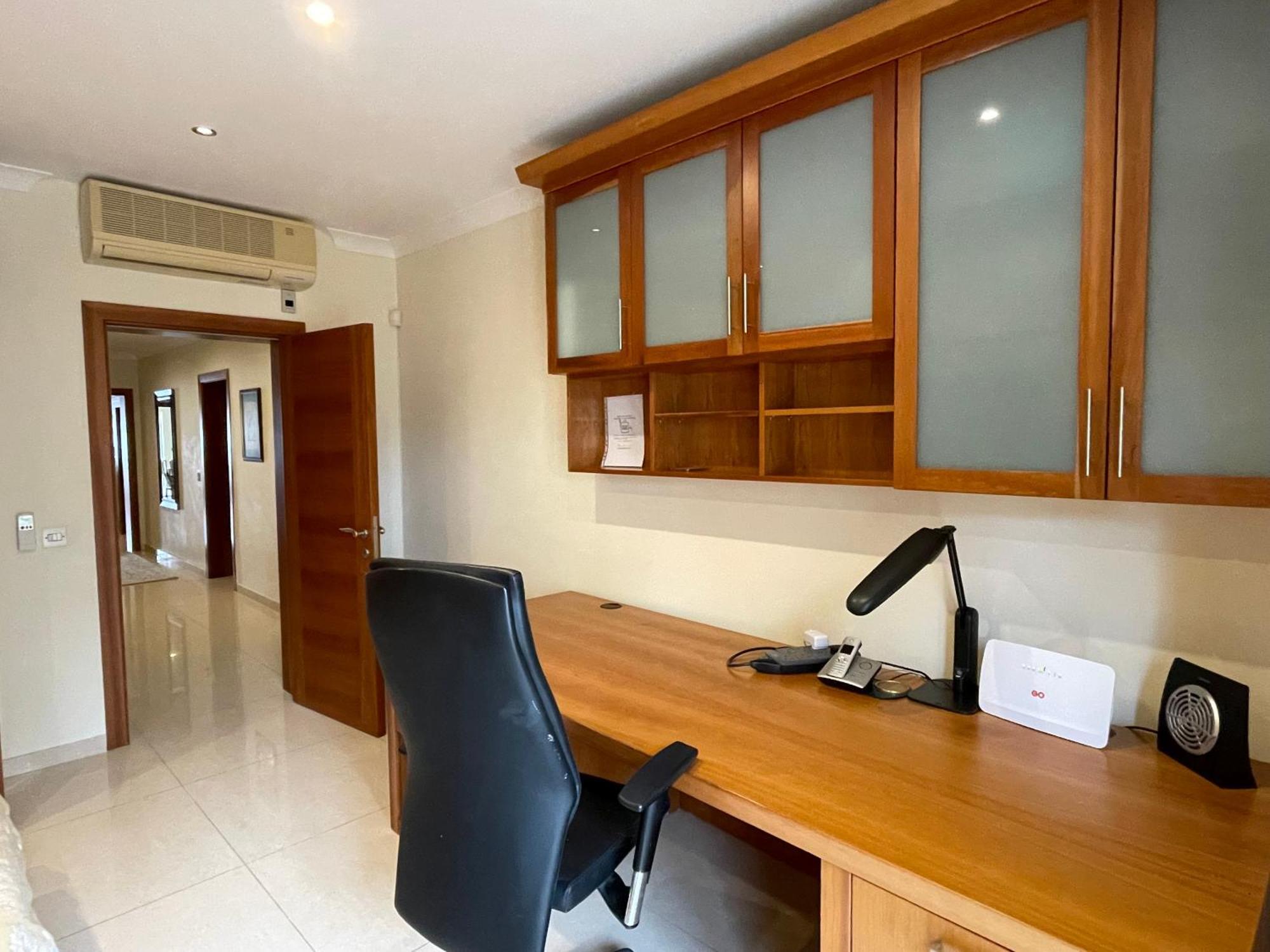 Spacious Luxurious Apartment With Seaview Mellieha Ruang foto