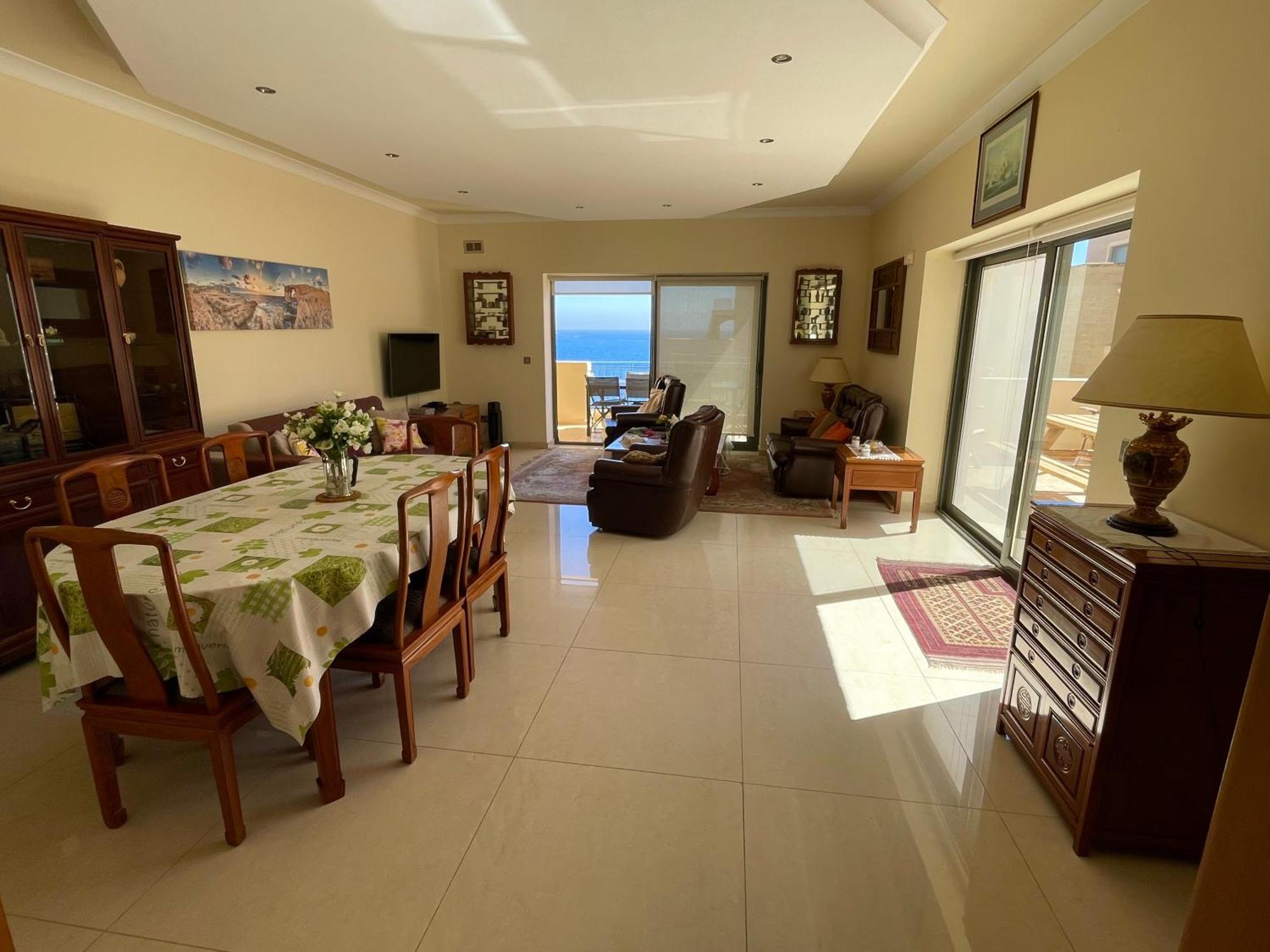 Spacious Luxurious Apartment With Seaview Mellieha Ruang foto