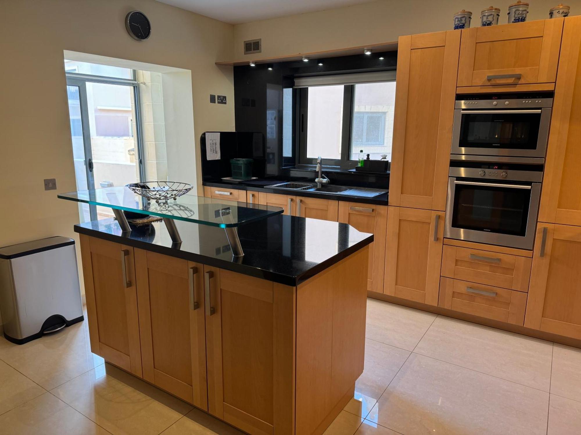 Spacious Luxurious Apartment With Seaview Mellieha Bagian luar foto